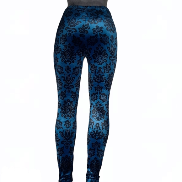 Chico's damask pattern velour leggings - Picture 4 of 15